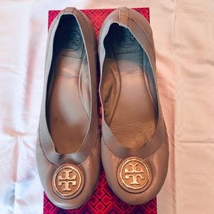 Tory Burch Caroline Ballet Flats with Logo Size 8